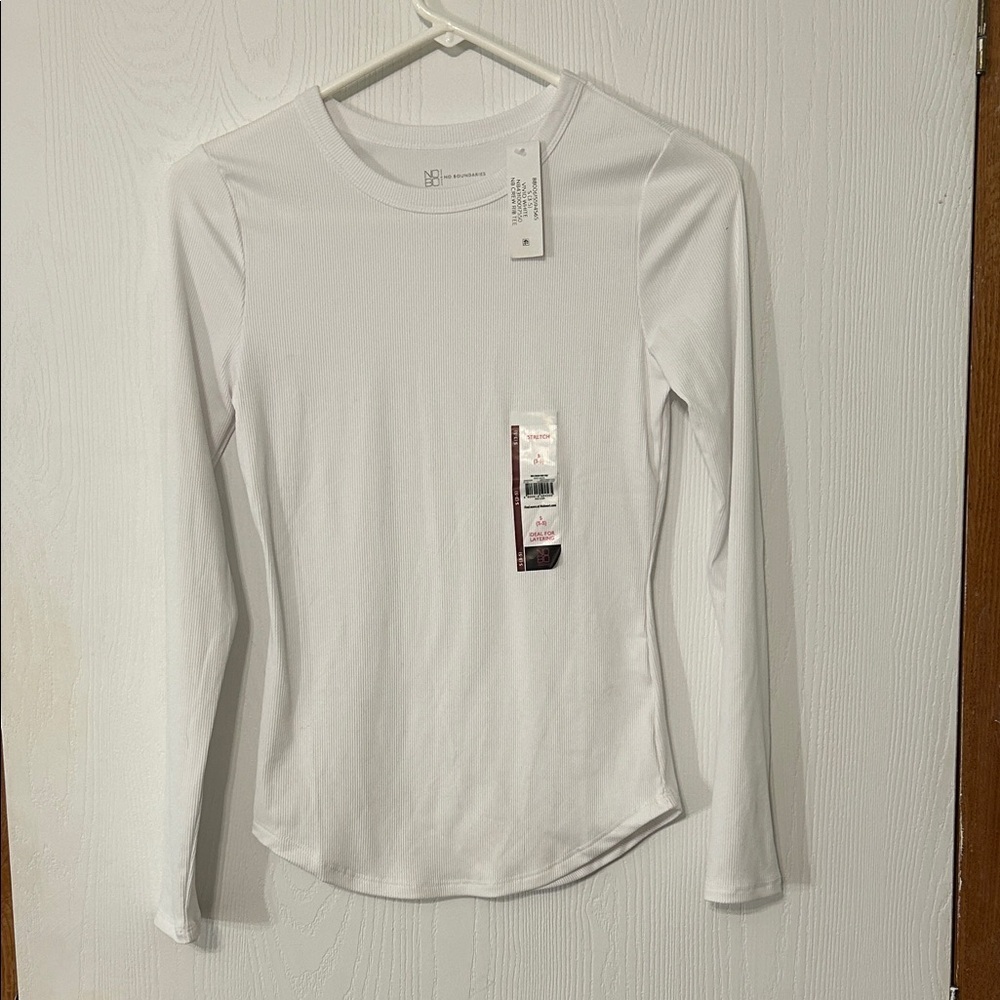 Set of White and Black Long Sleeve Shirts - Picture 2 of 8